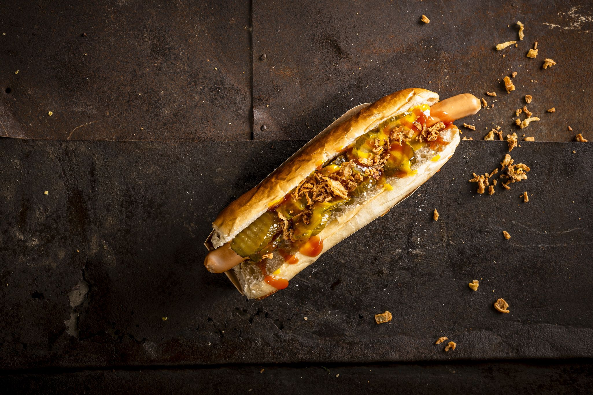 Ein Gourmet-Hotdog auf einem Foodtruck-Event von Catering24.